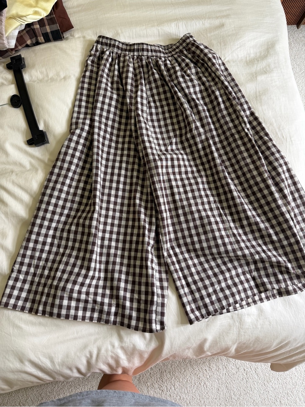 Brown Checkered Men’s Elastic-Waist Shorts